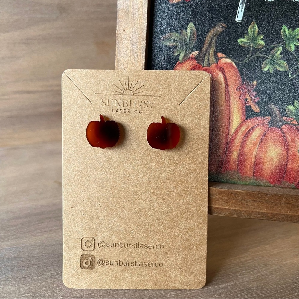 handmade fall pumpkin earrings 🤎
